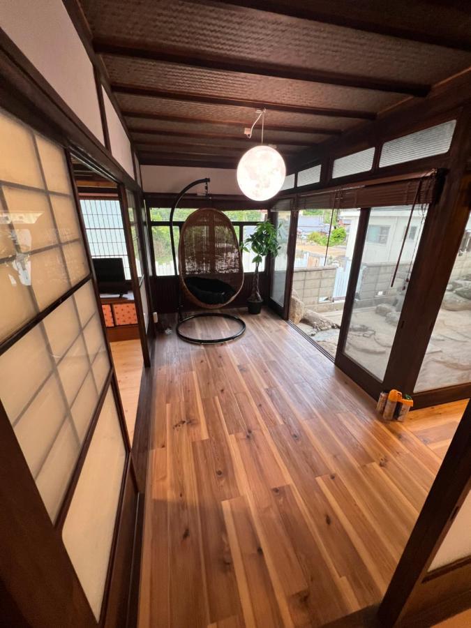 Hostal ドッグラン併設 しまなみ御殿 Imabari Railway Station Exterior foto