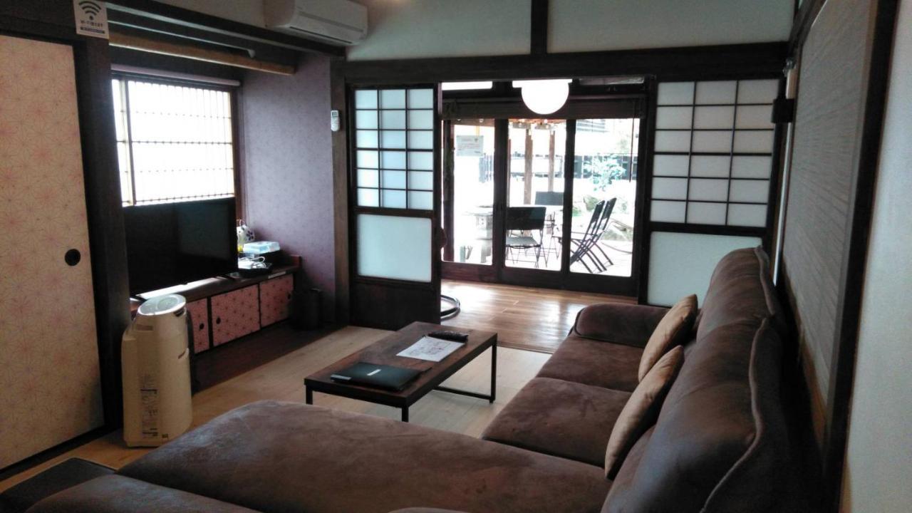 Hostal ドッグラン併設 しまなみ御殿 Imabari Railway Station Exterior foto
