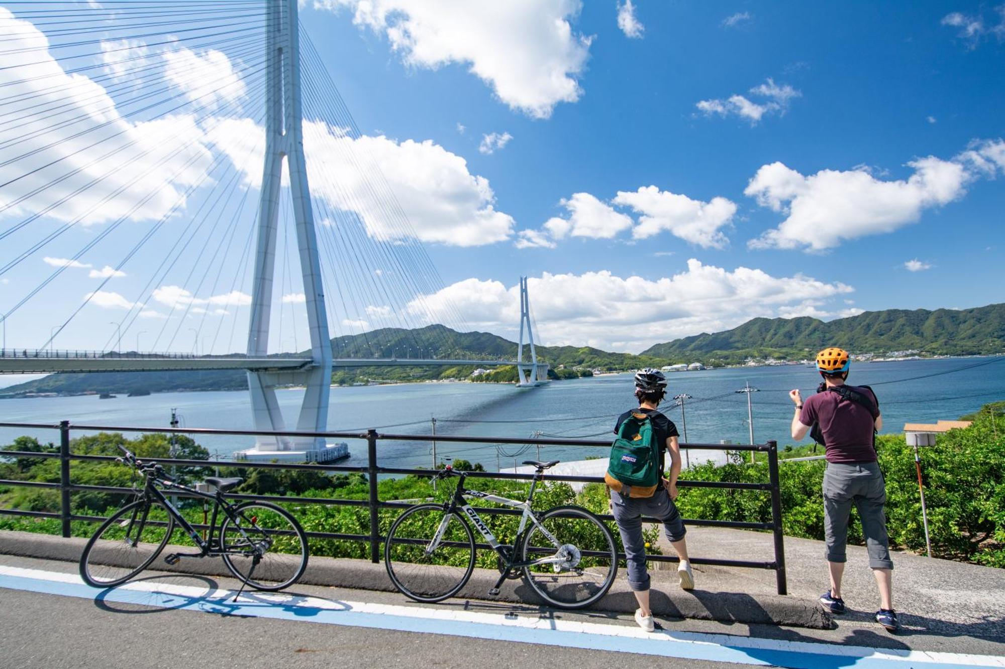 Hostal ドッグラン併設 しまなみ御殿 Imabari Railway Station Exterior foto